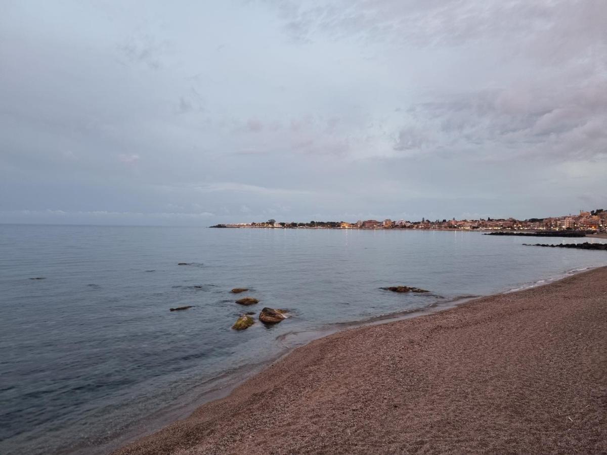 Casa Vacanza Sweet Home Giardini Naxos Luaran gambar