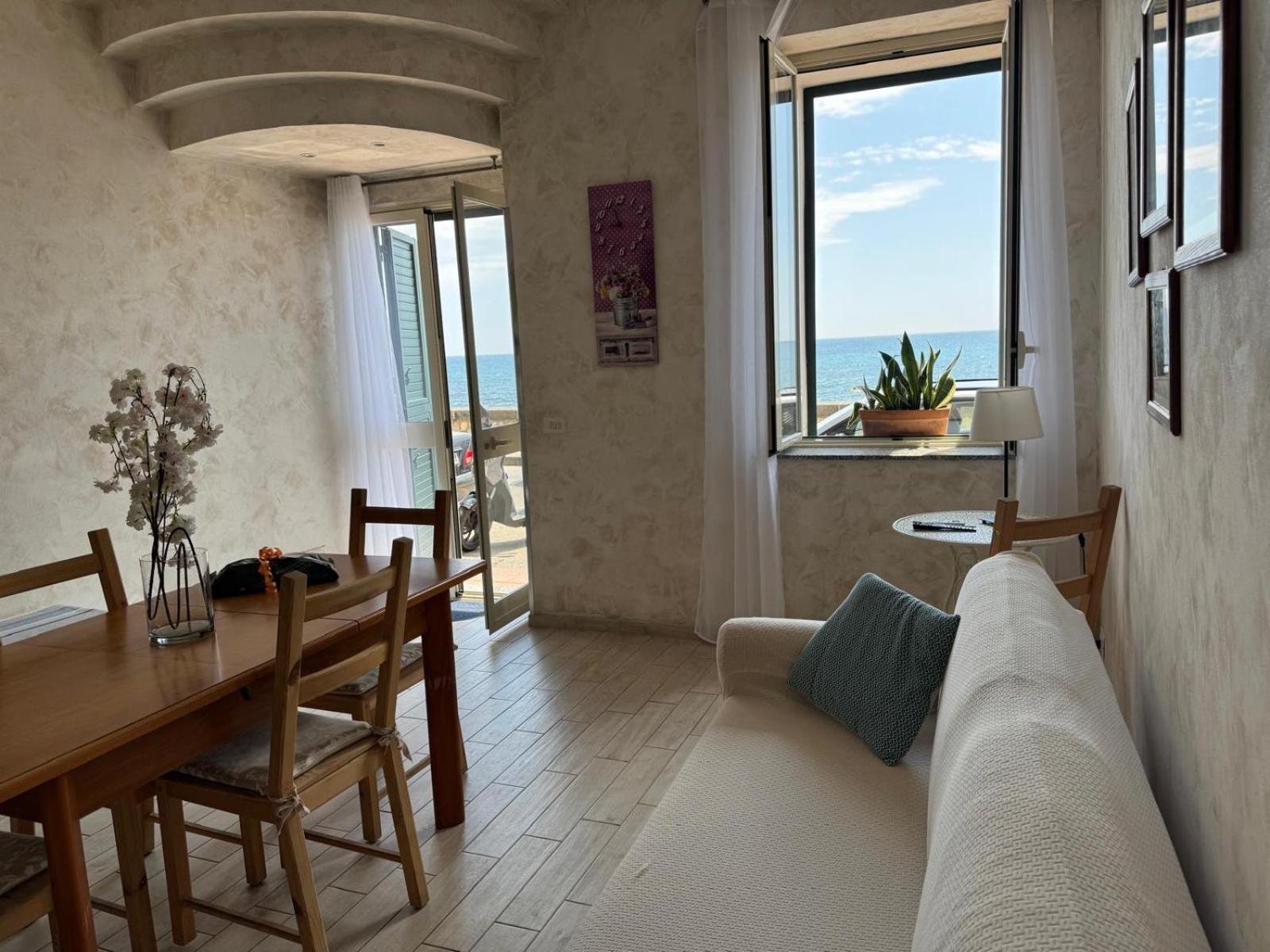 Casa Vacanza Sweet Home Giardini Naxos Luaran gambar