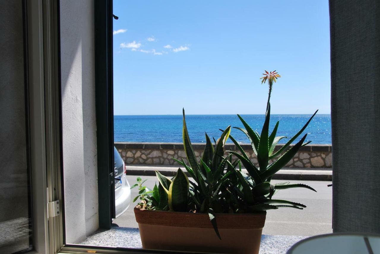 Casa Vacanza Sweet Home Giardini Naxos Luaran gambar